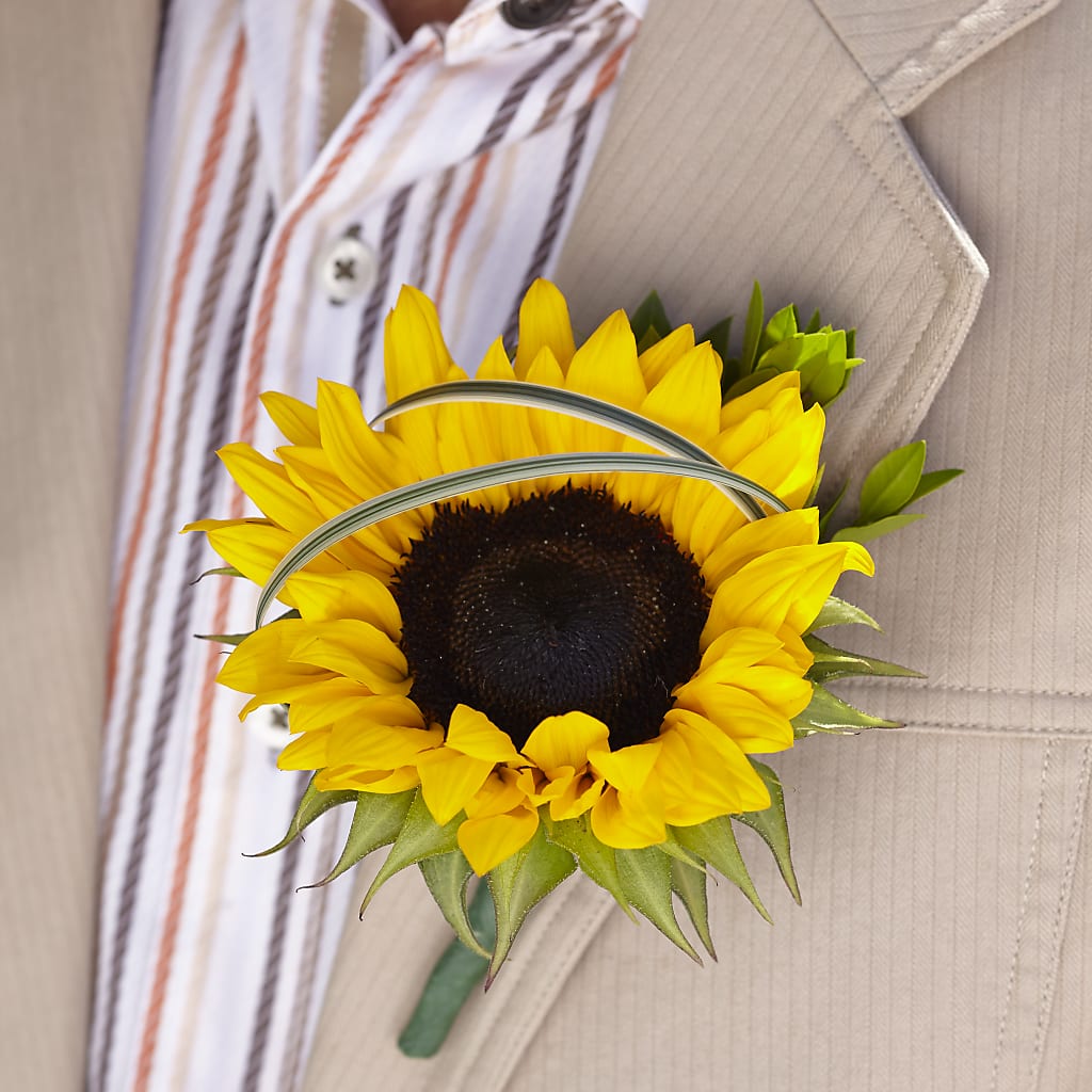 Free Spirit Boutonniere – SYLVIA'S FLORIST, Antioch CA