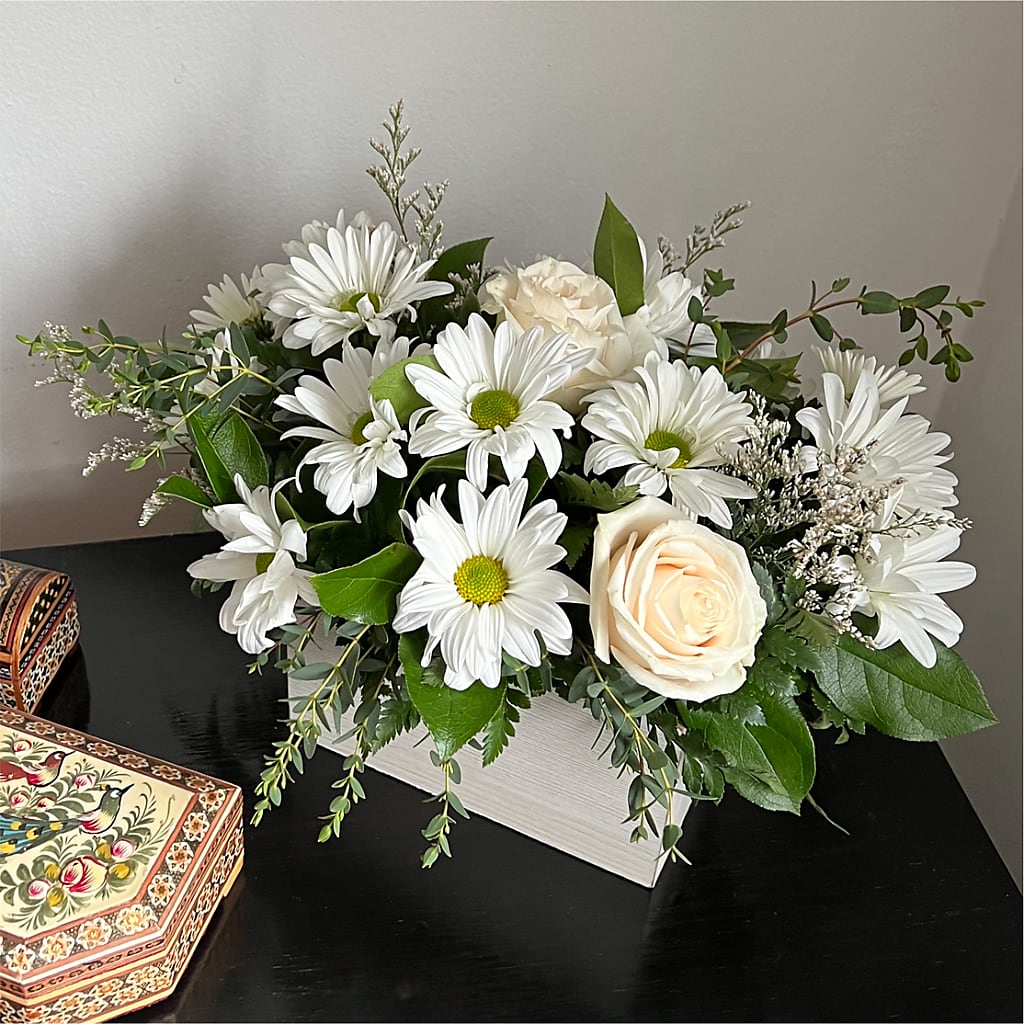 Fresh Linen Box Bouquet – SYLVIA'S FLORIST, Antioch CA