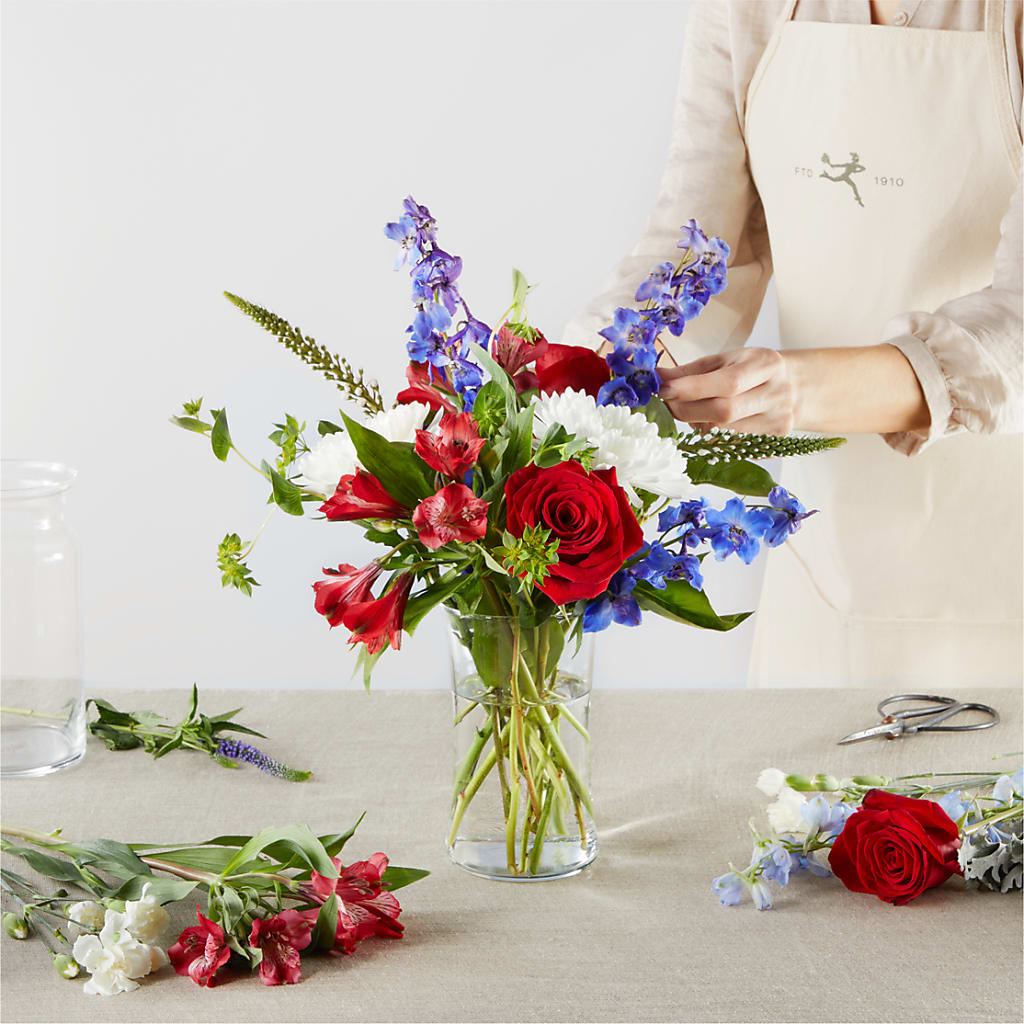 Star Spangled - A Florist Original – SYLVIA'S FLORIST, Antioch CA