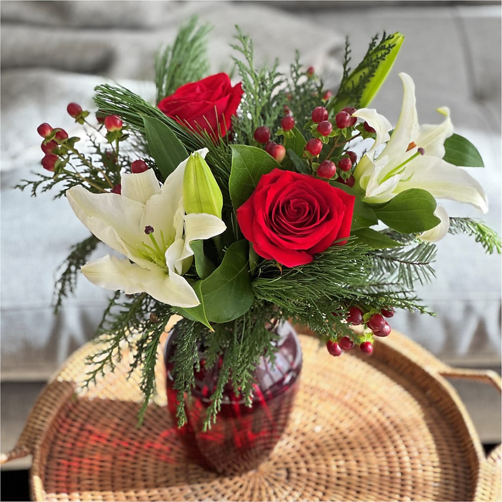 Evergreen Delight Bouquet – SYLVIA'S FLORIST, Antioch CA