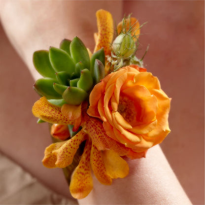 Irresistible Love Wrist Corsage – SYLVIA'S FLORIST, Antioch CA